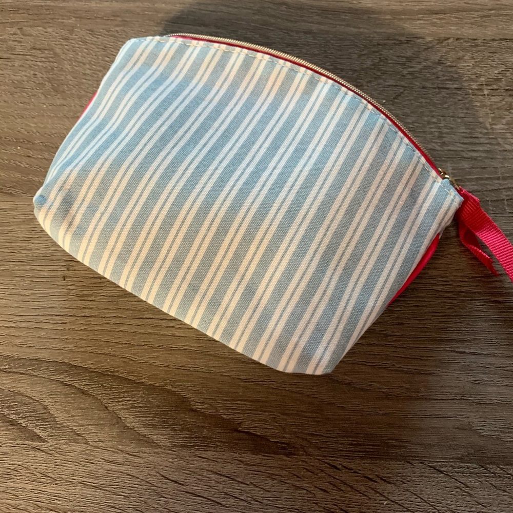 Cute Cosmetic Bag. NWOT